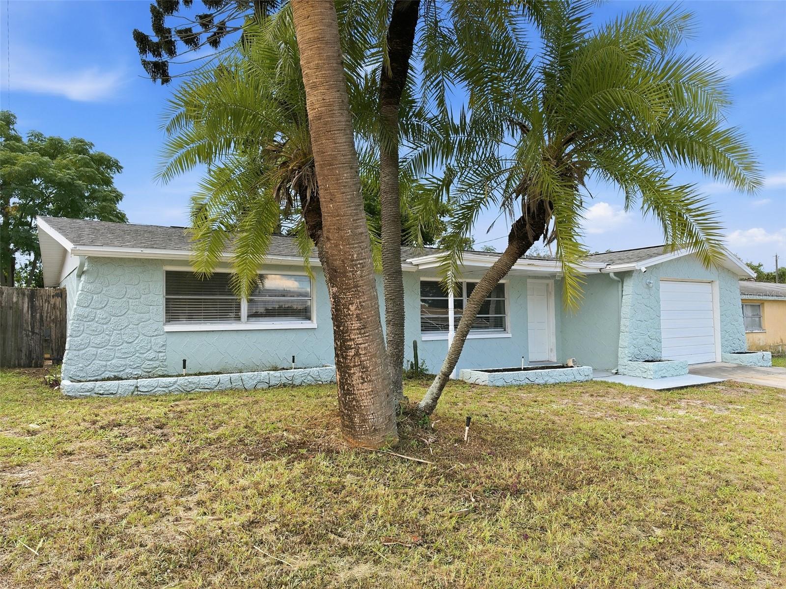 4208 CANTERBERRY DR — photo 3