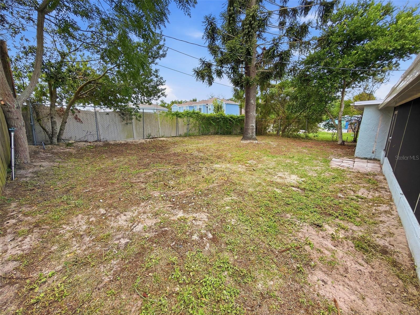 4208 CANTERBERRY DR — photo 27