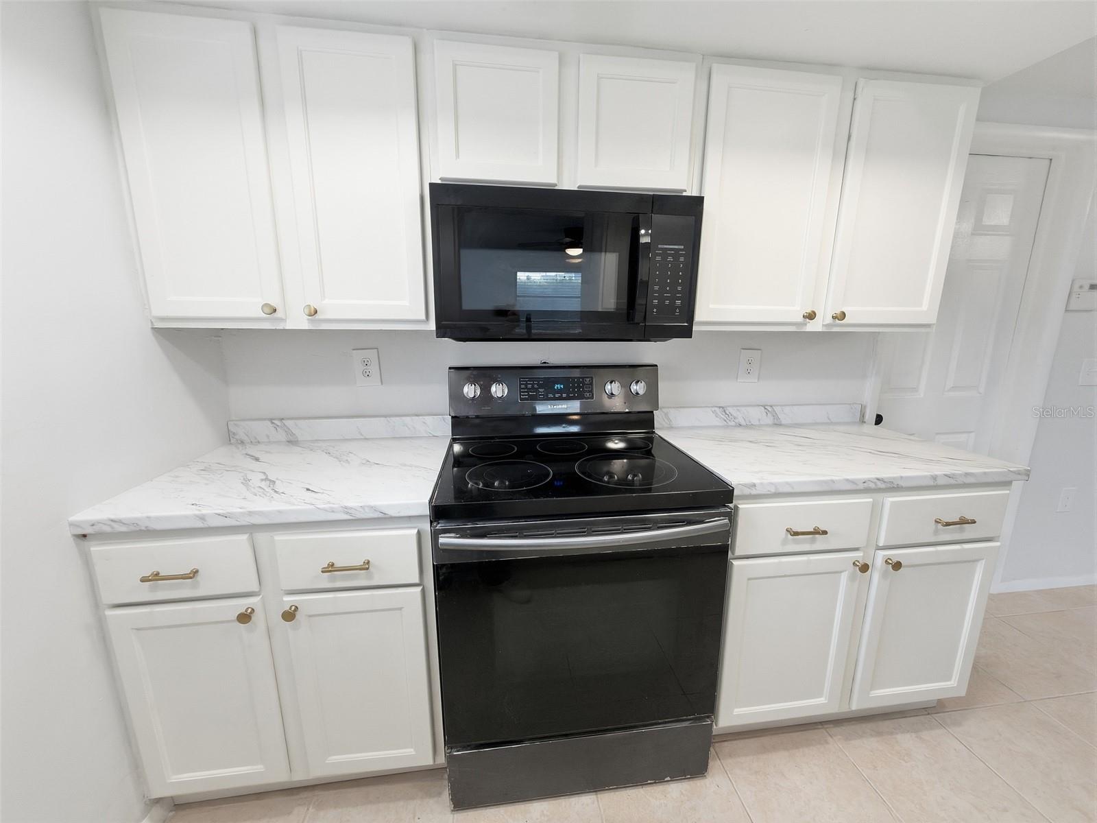 4208 CANTERBERRY DR — photo 19