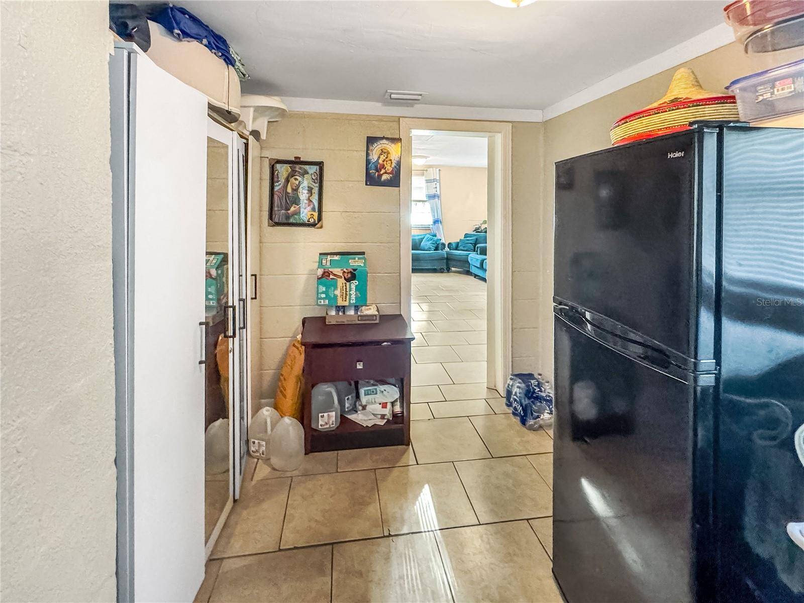 8307 N HILLSBOROUGH LN — photo 8