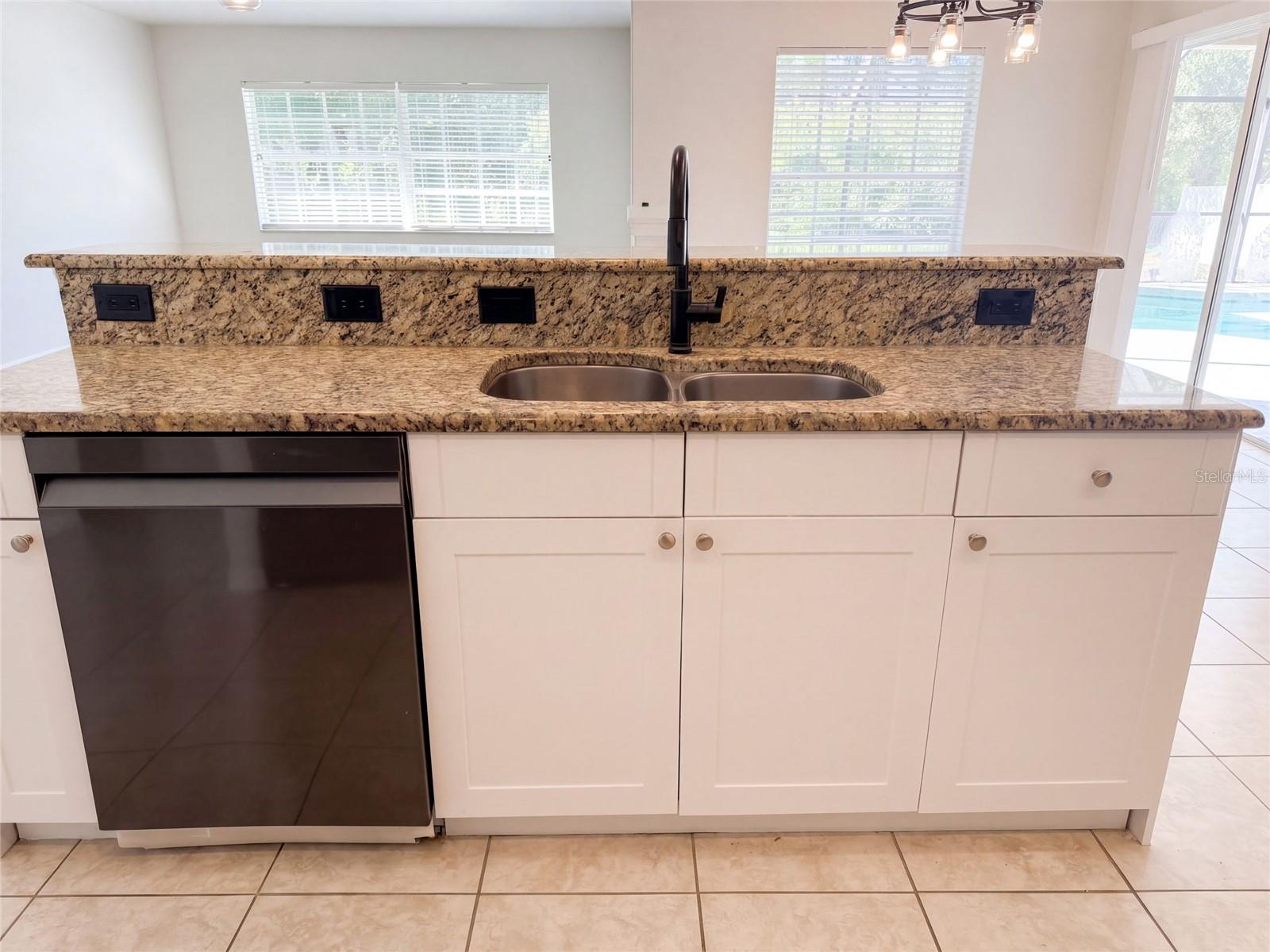 5491 S CRANBERRY BLVD — photo 12