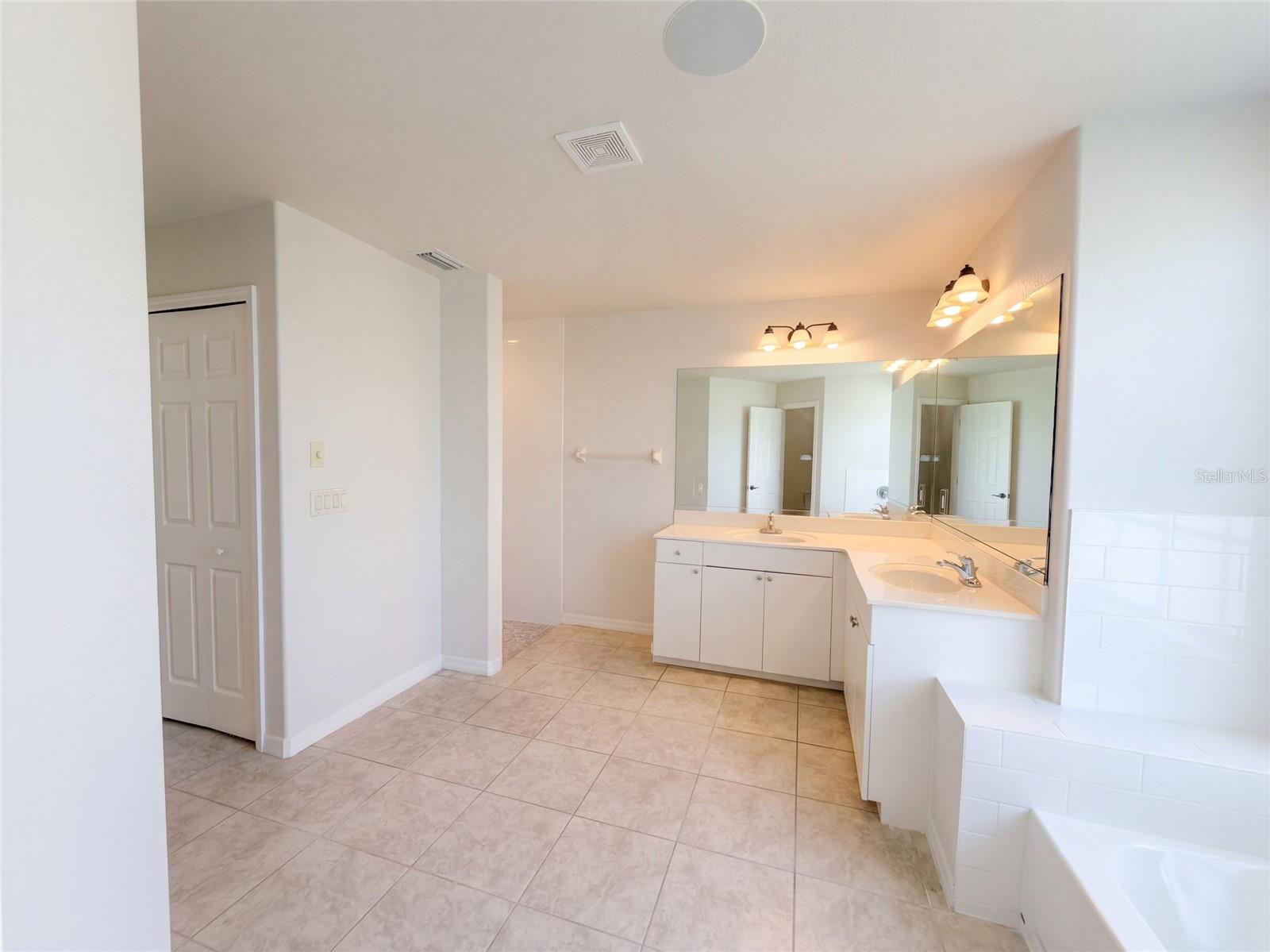 5491 S CRANBERRY BLVD — photo 26