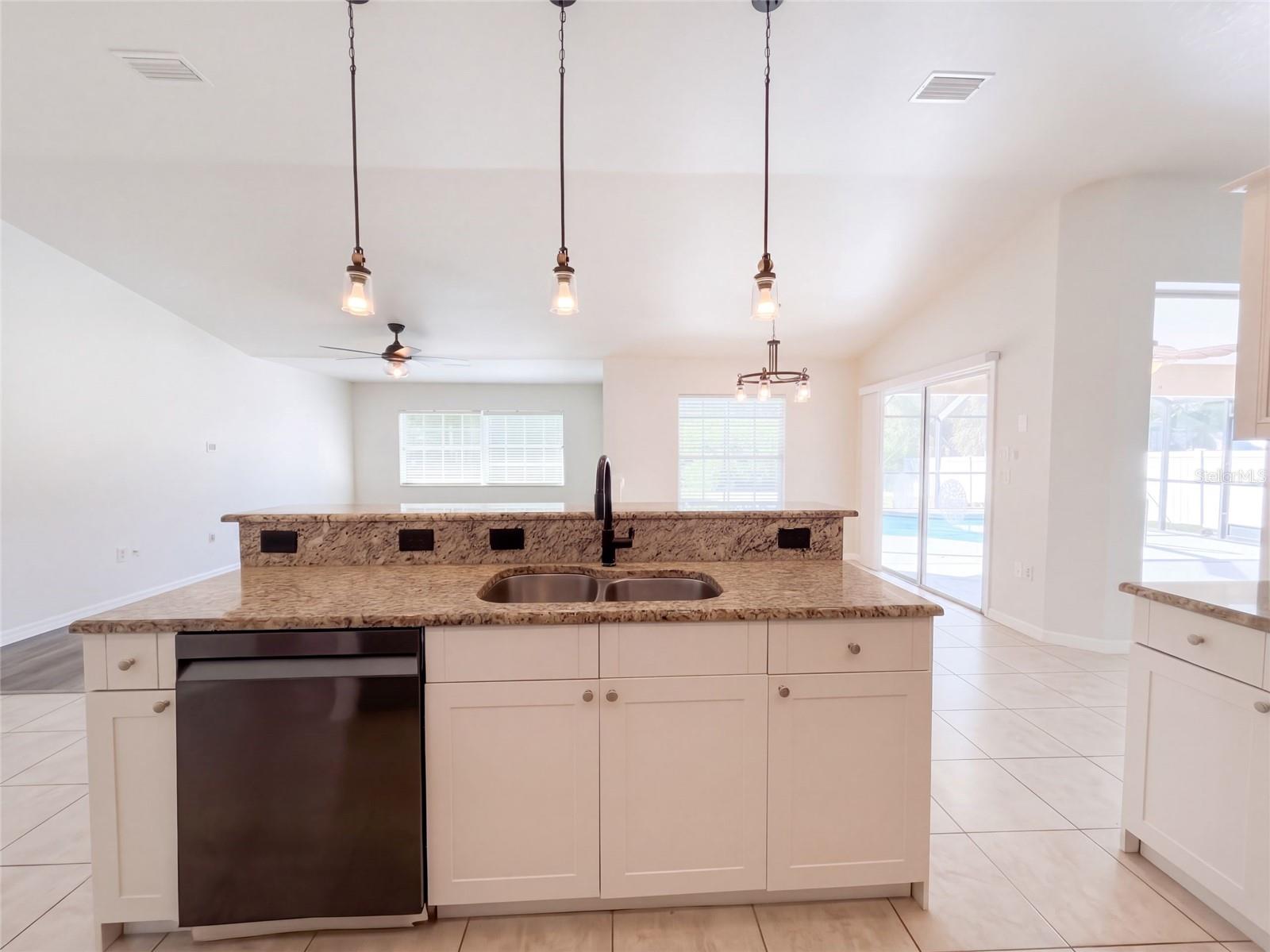 5491 S CRANBERRY BLVD — photo 7