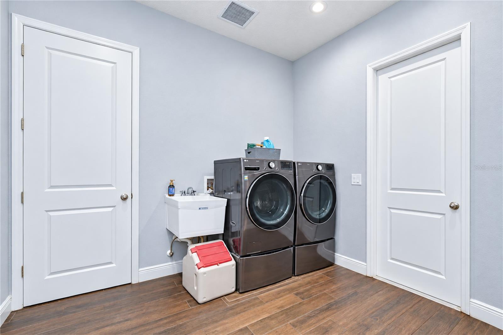 5746 FRONTIER DR — photo 30