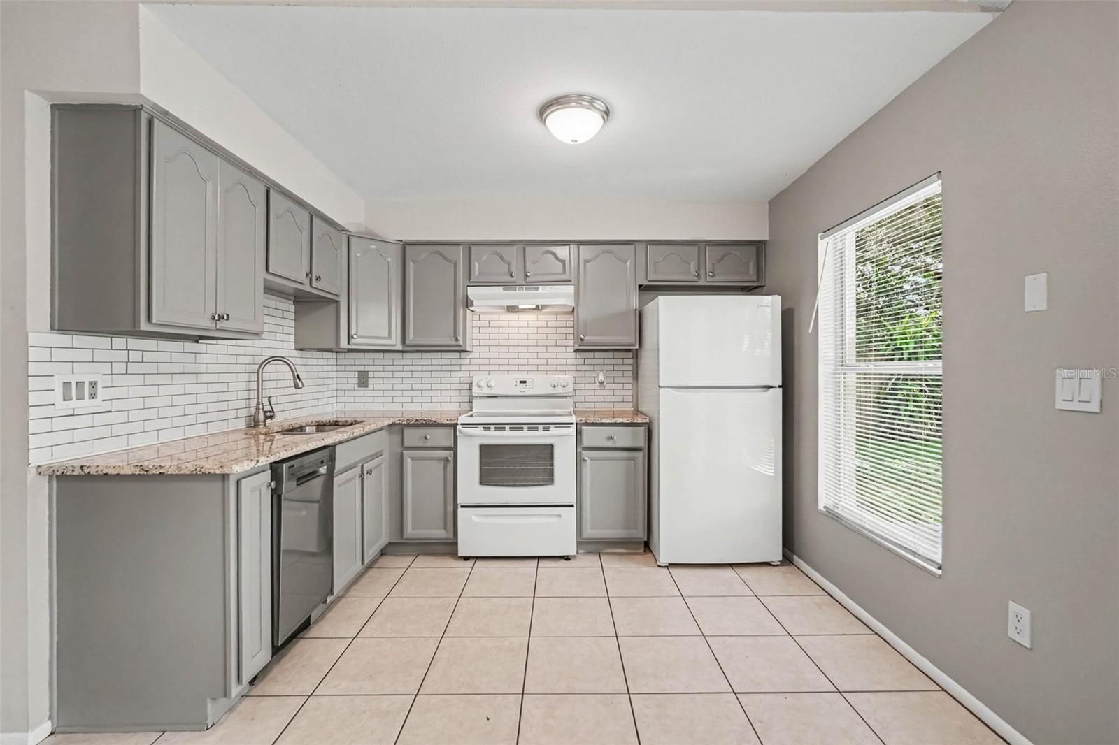 13904 FULLERTON DR — photo 9