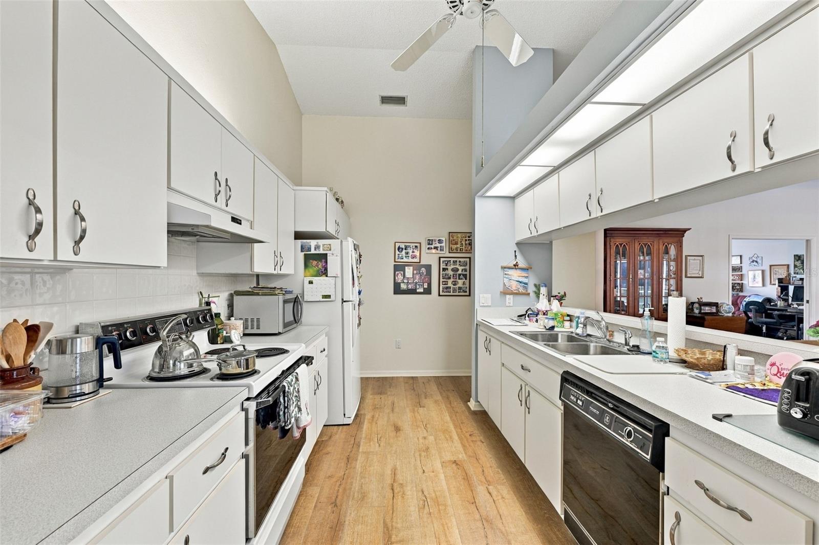 8657 CYPRESS LAKES BLVD — photo 3