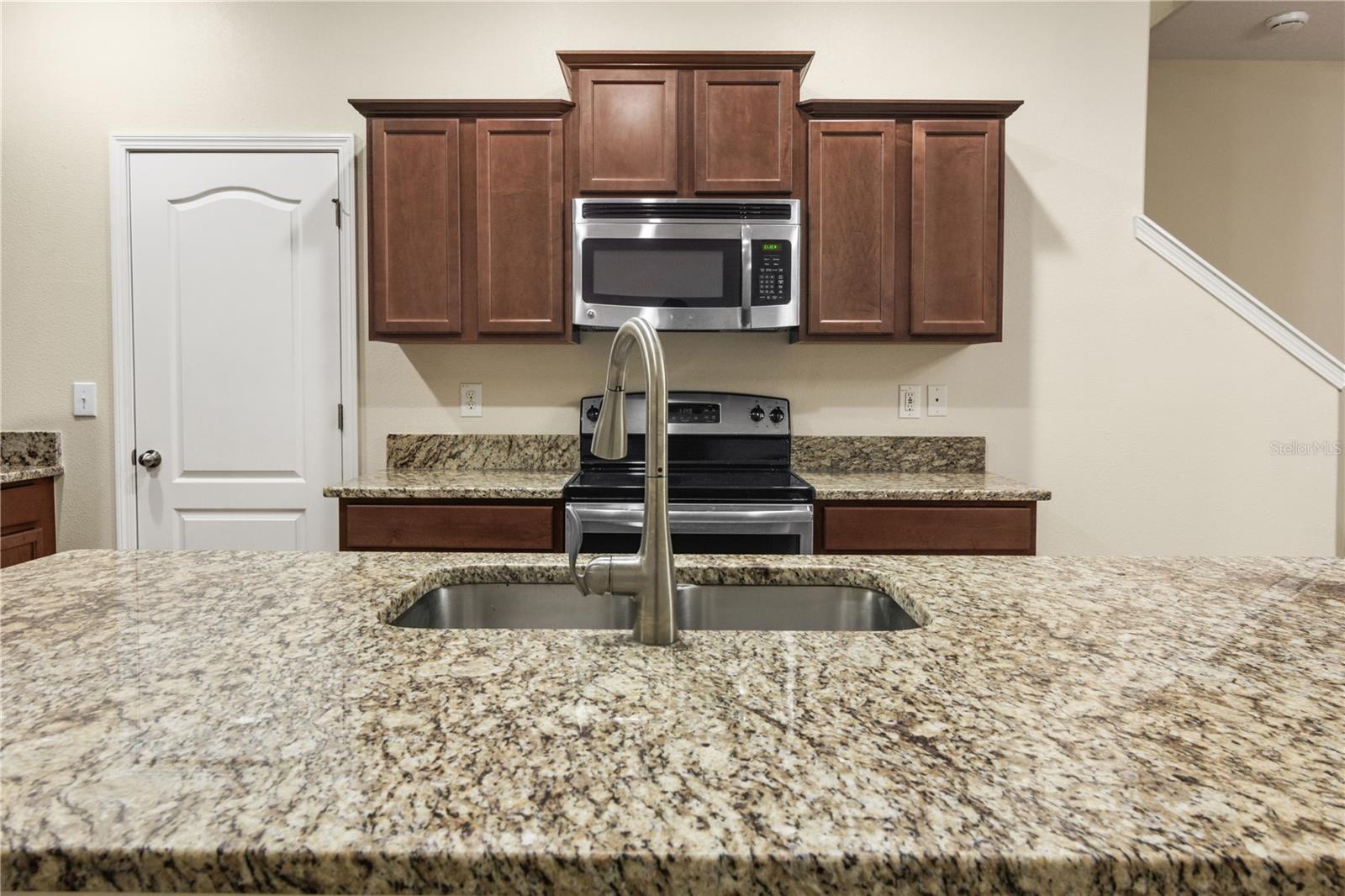 2011 HAWKS VIEW DR — photo 10