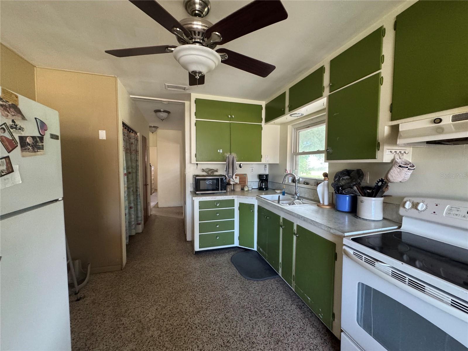 1205 SUNSET AVE — photo 8