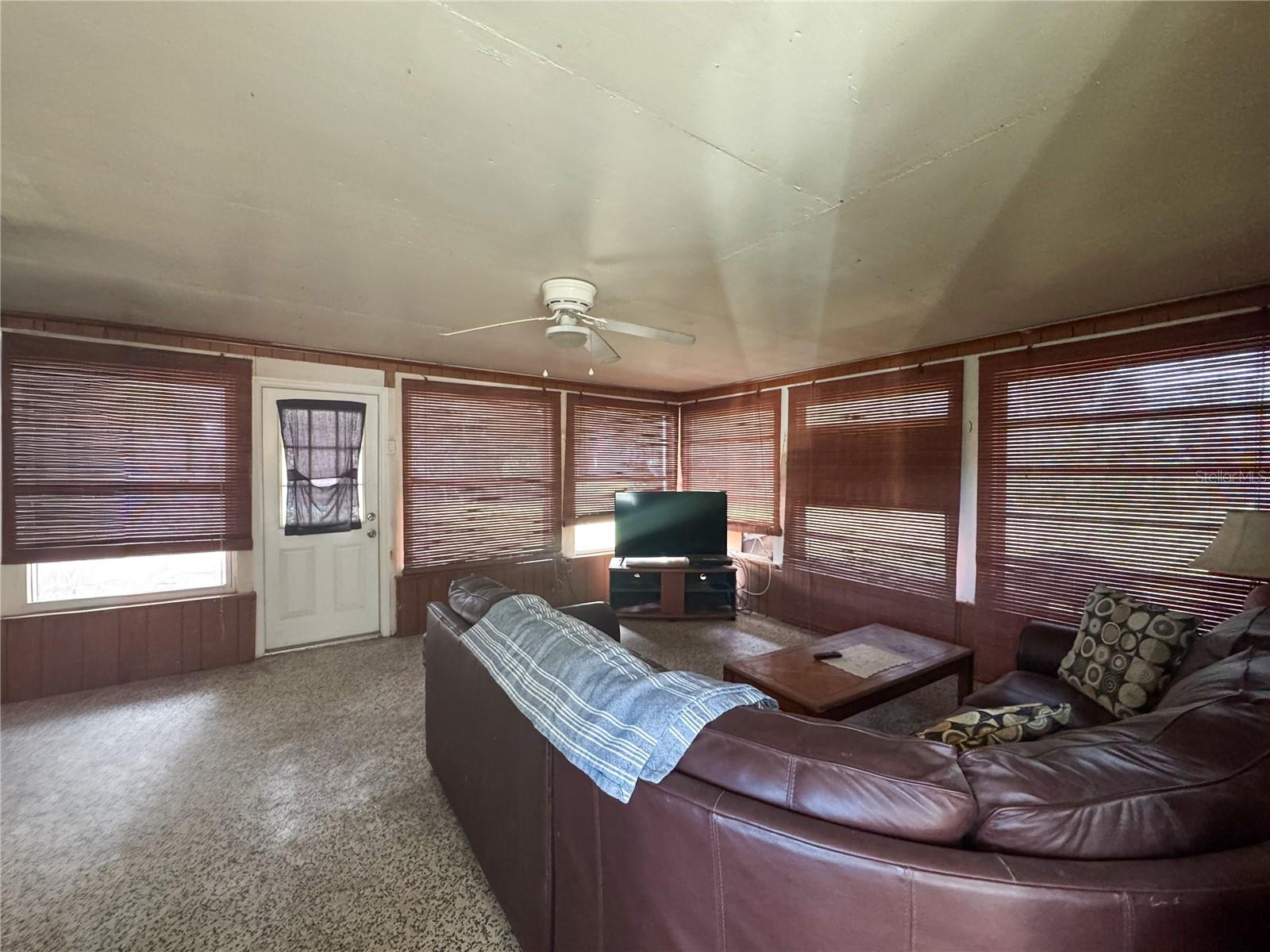 1205 SUNSET AVE — photo 18