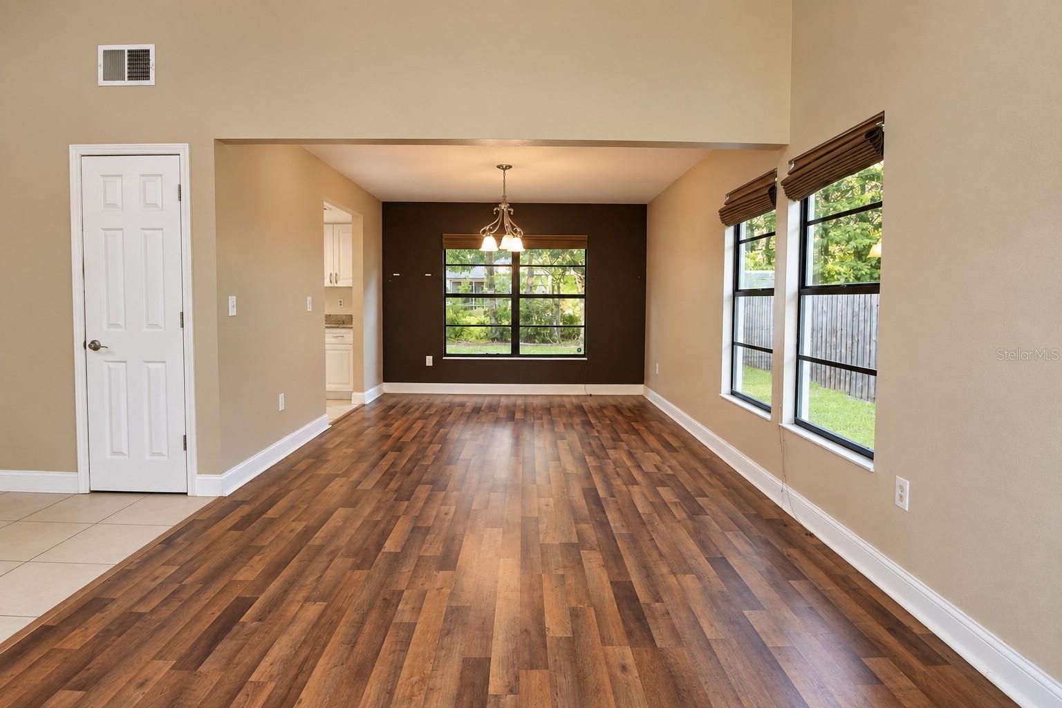 7207 OTTER CREEK DR — photo 8