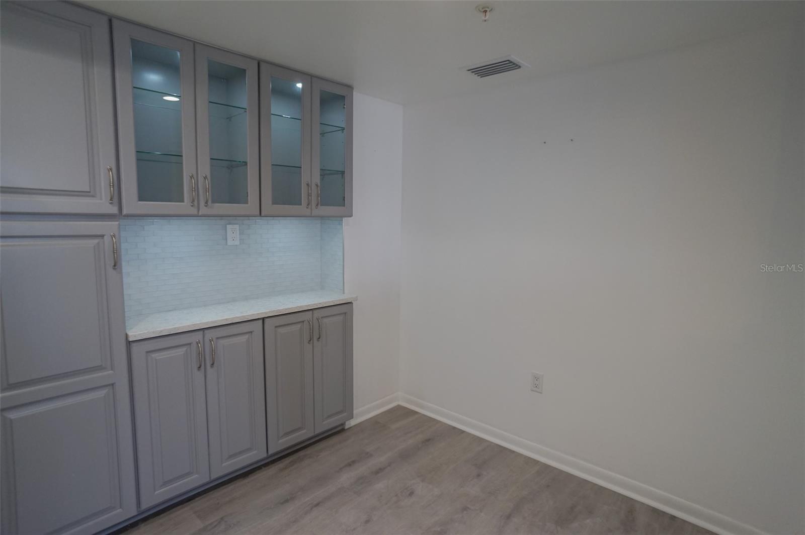 400 ISLAND WAY #308 — photo 7