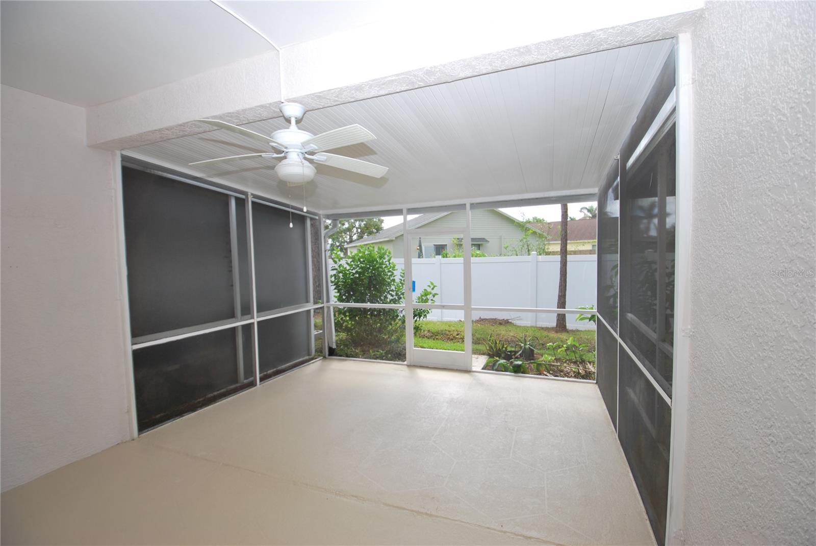 2027 FLUORSHIRE DR — photo 7
