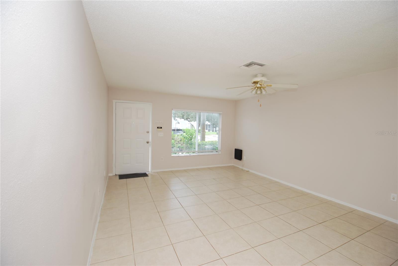 2027 FLUORSHIRE DR — photo 3