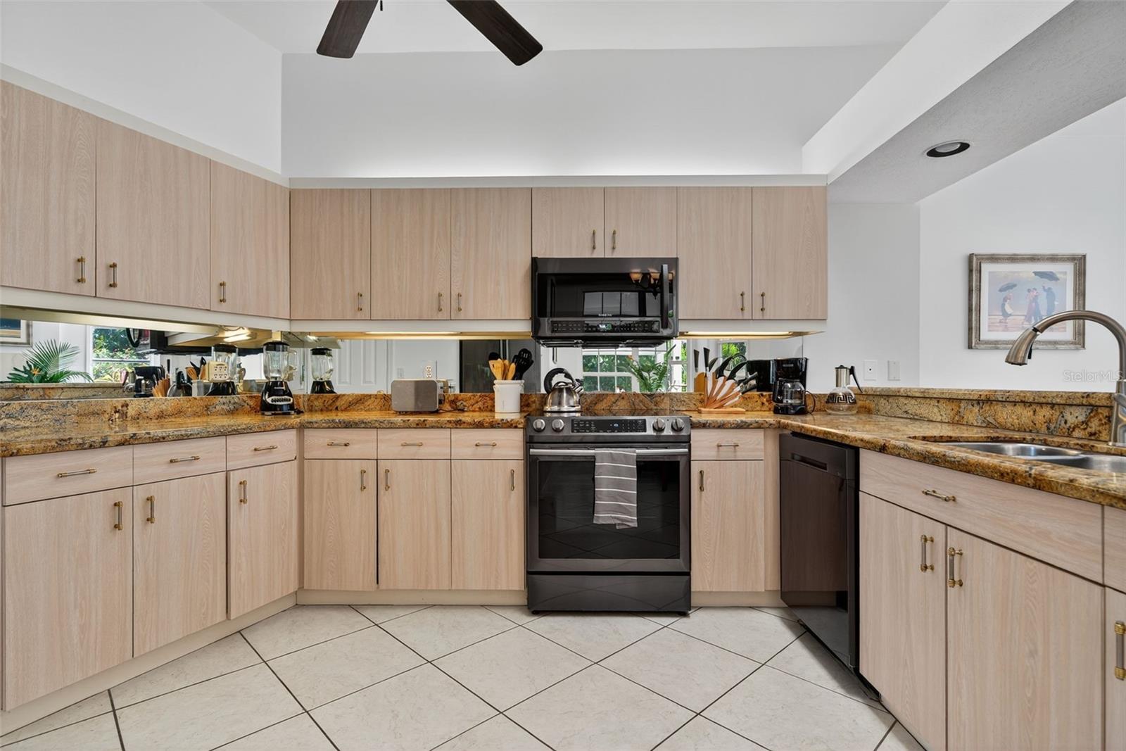 3978 BERLIN DR — photo 11