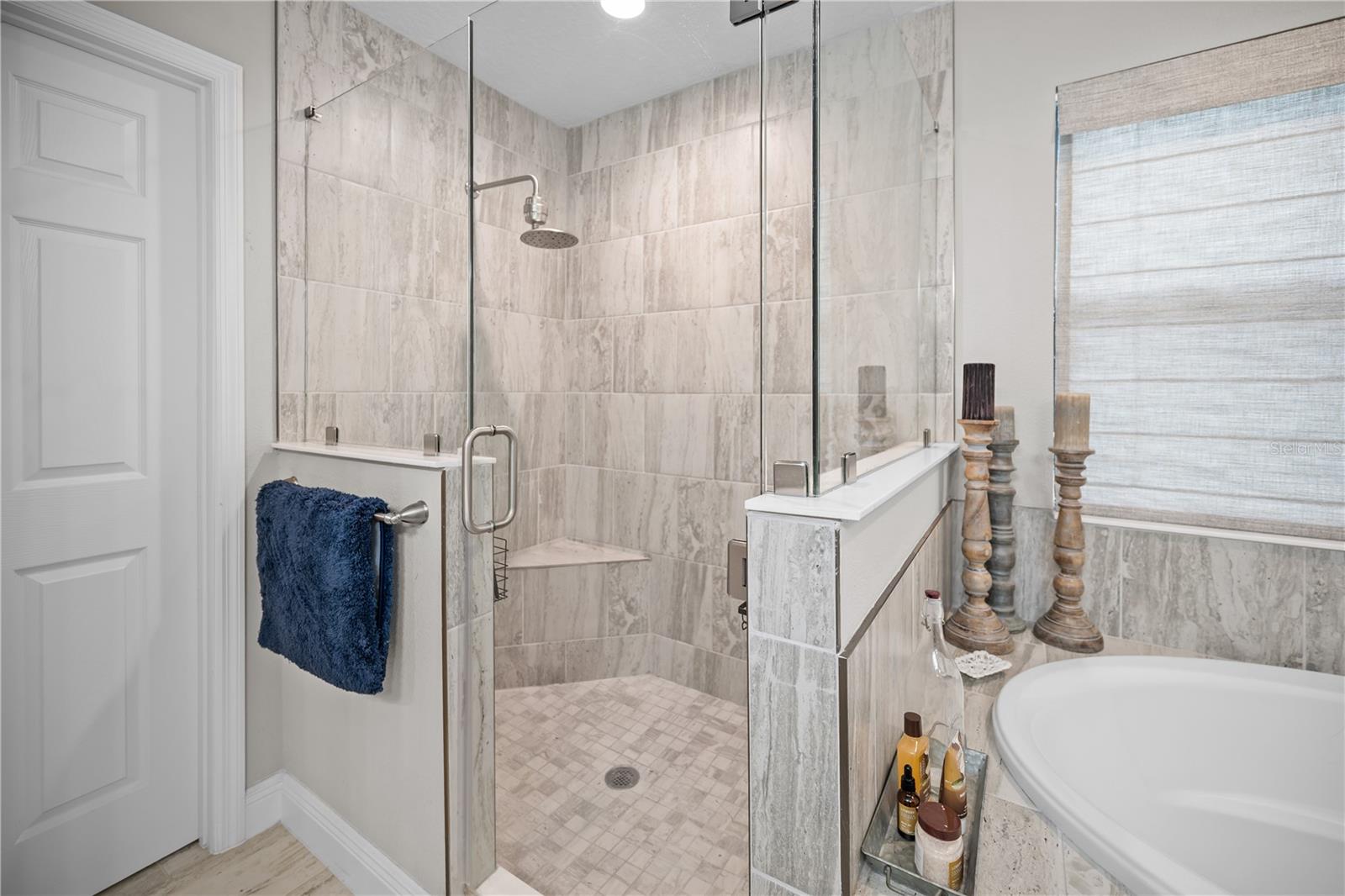 14734 HORSE TROT RD — photo 37