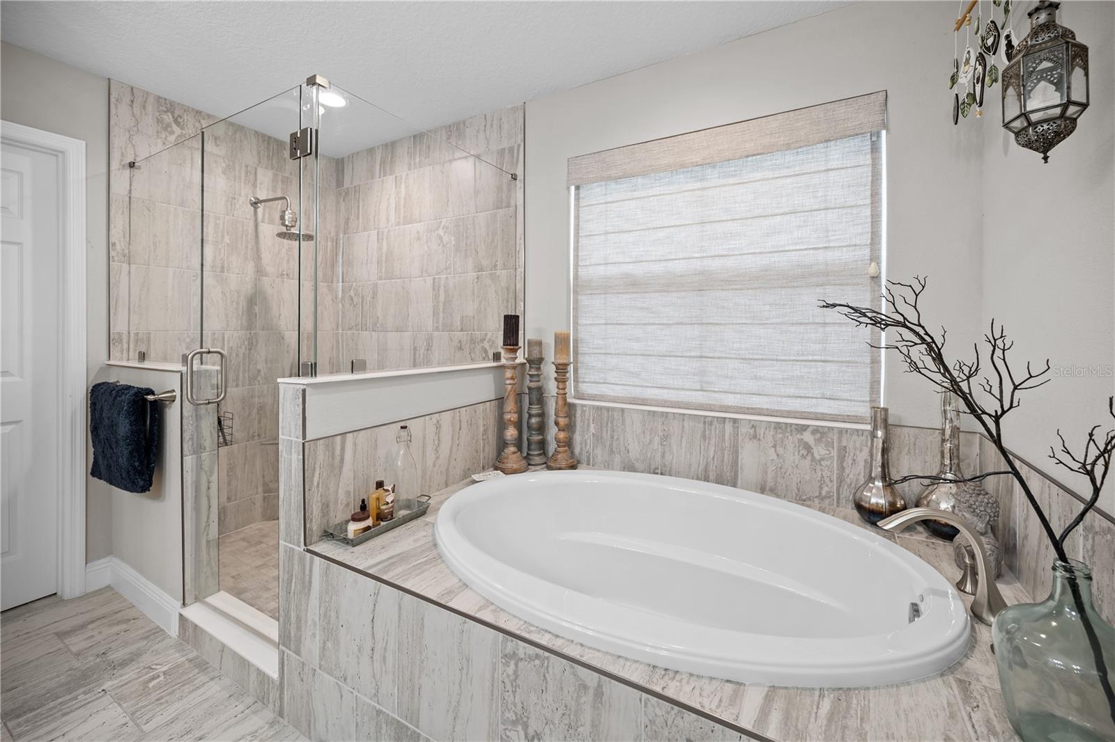 14734 HORSE TROT RD — photo 36