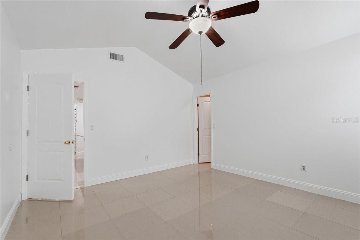 7047 SILVERMILL DR — photo 23