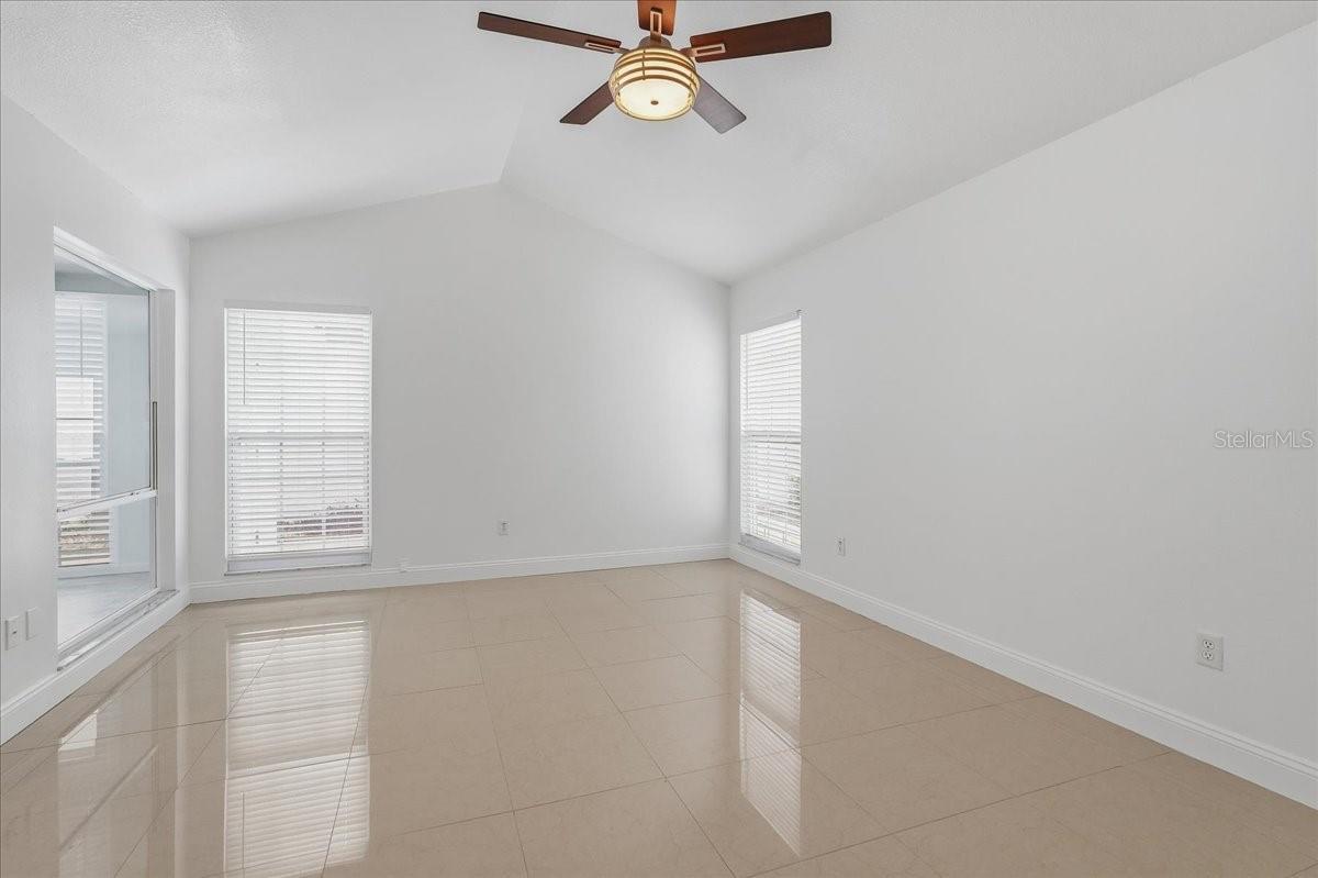 7047 SILVERMILL DR — photo 7