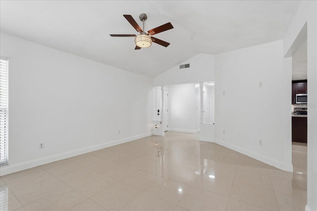 7047 SILVERMILL DR — photo 8