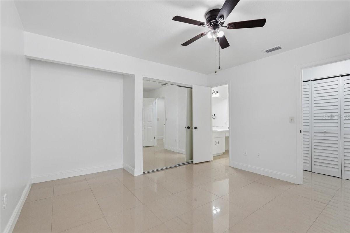 7047 SILVERMILL DR — photo 28