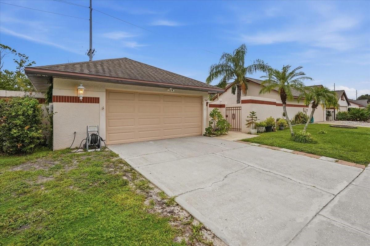 7047 SILVERMILL DR — photo 3