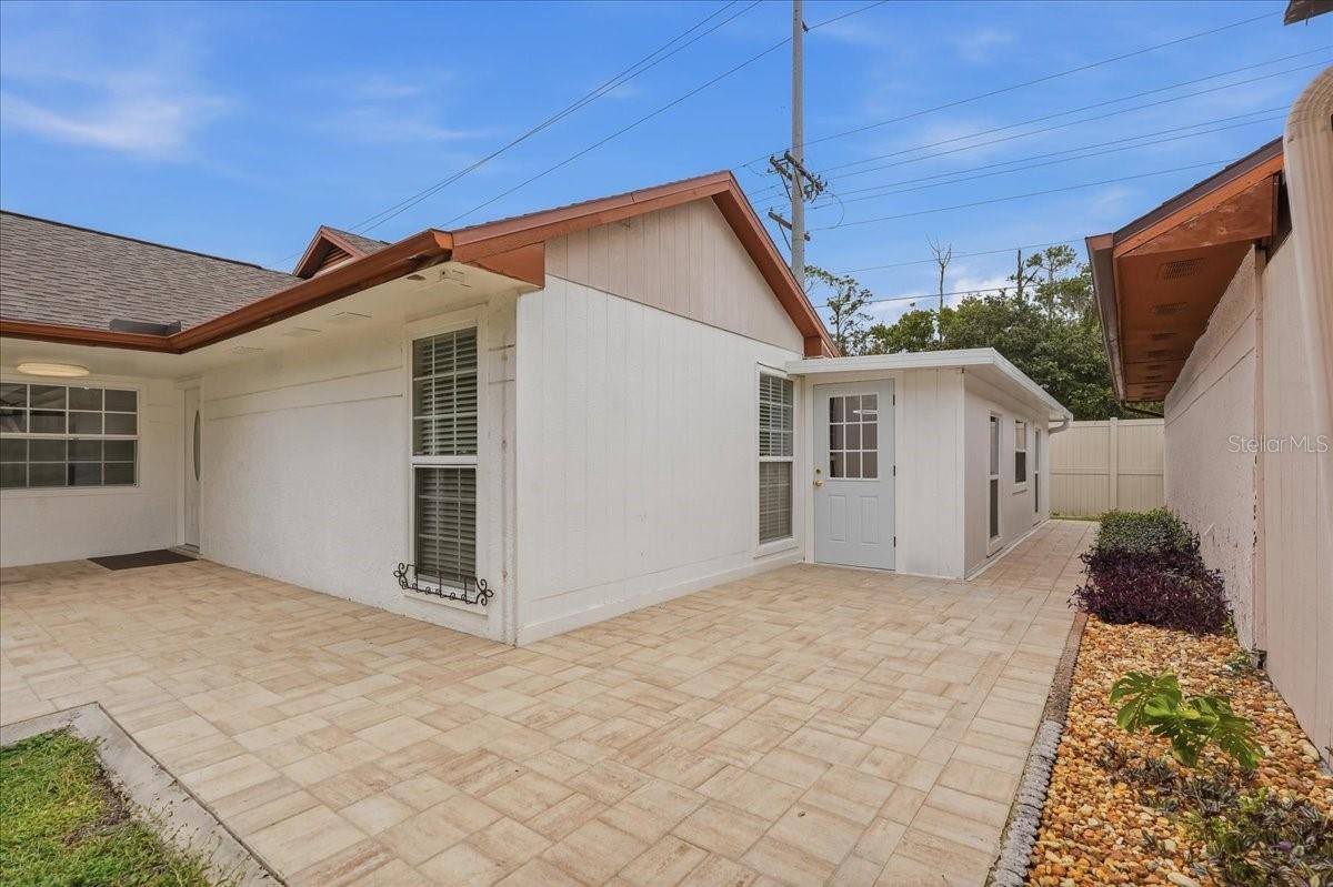 7047 SILVERMILL DR — photo 41