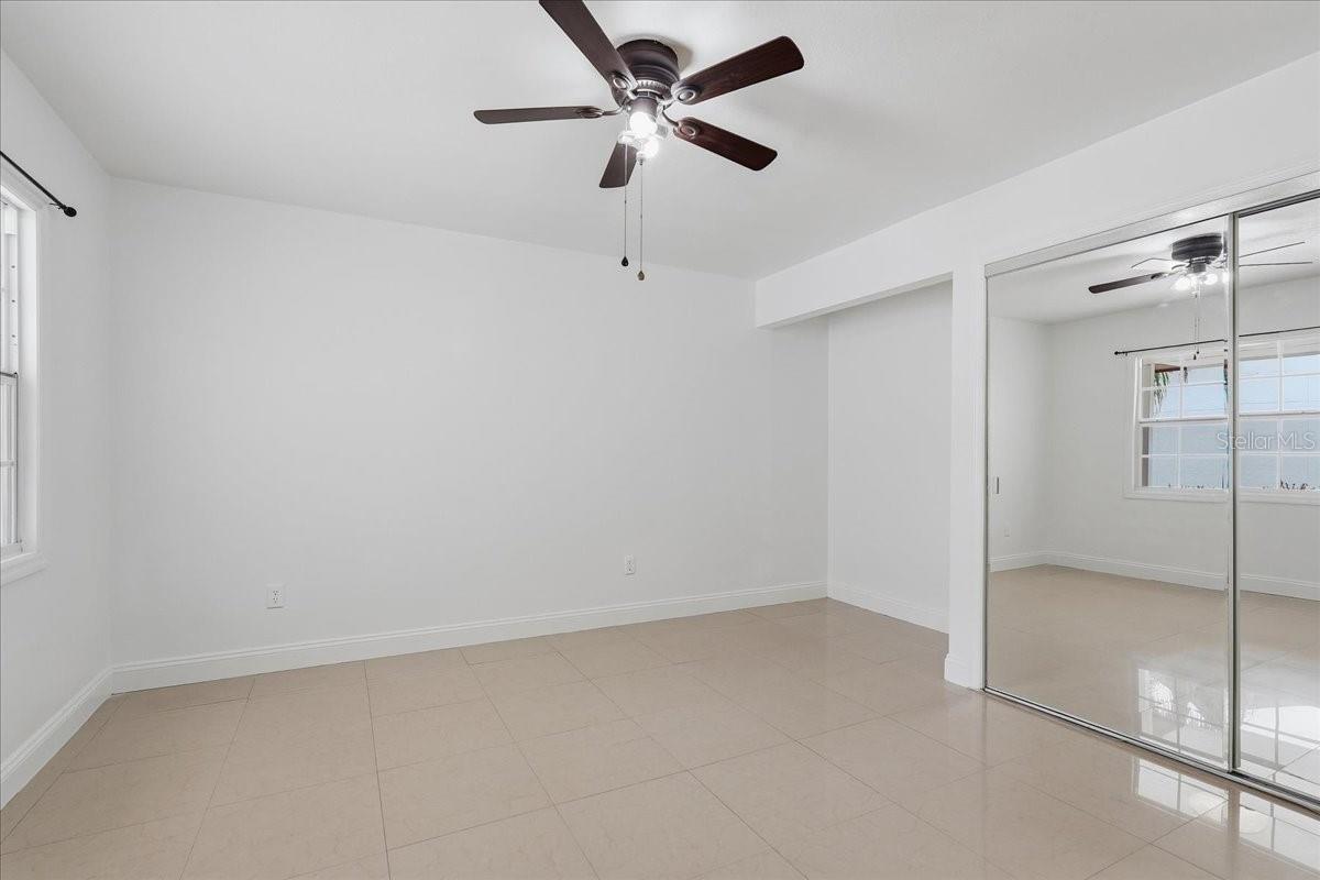 7047 SILVERMILL DR — photo 27