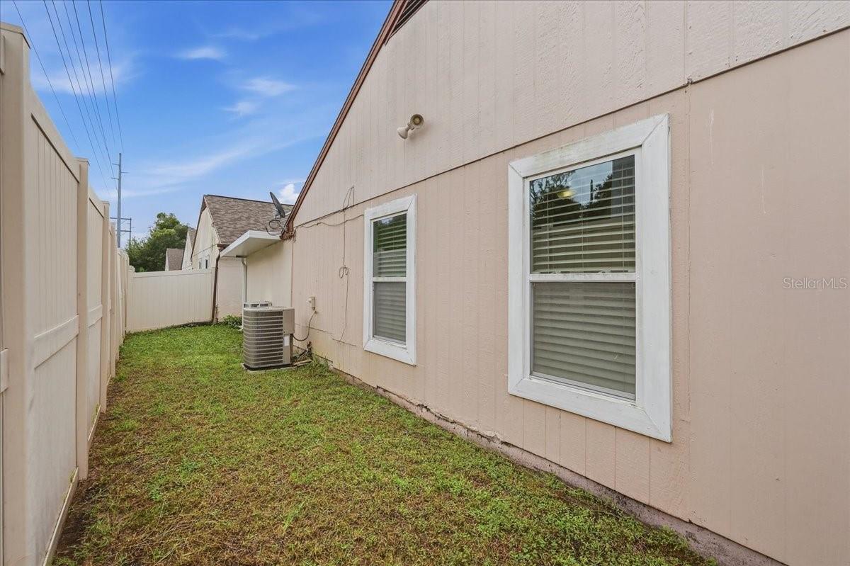 7047 SILVERMILL DR — photo 47