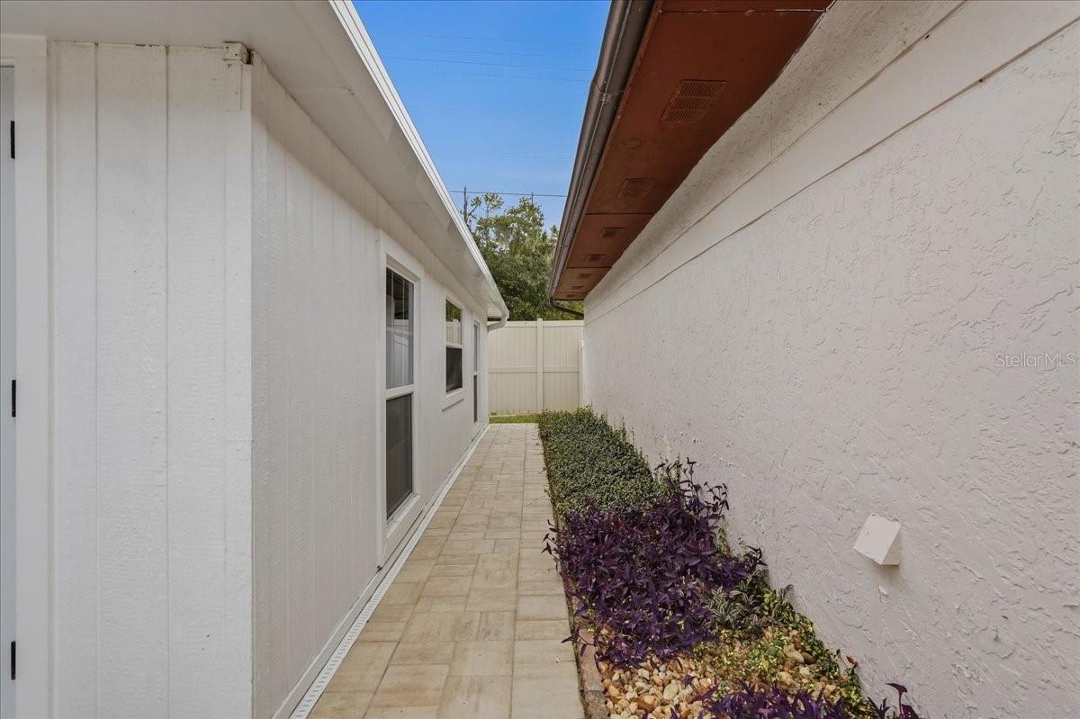 7047 SILVERMILL DR — photo 45
