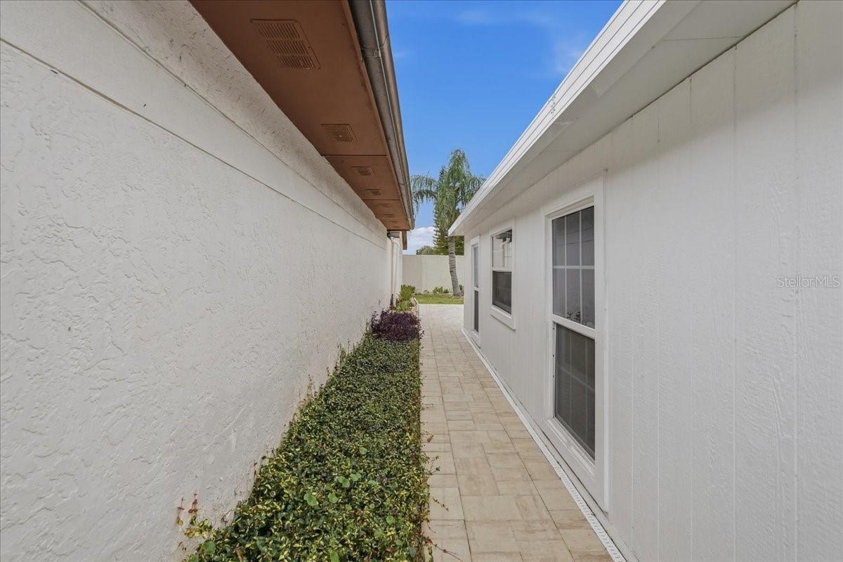 7047 SILVERMILL DR — photo 48