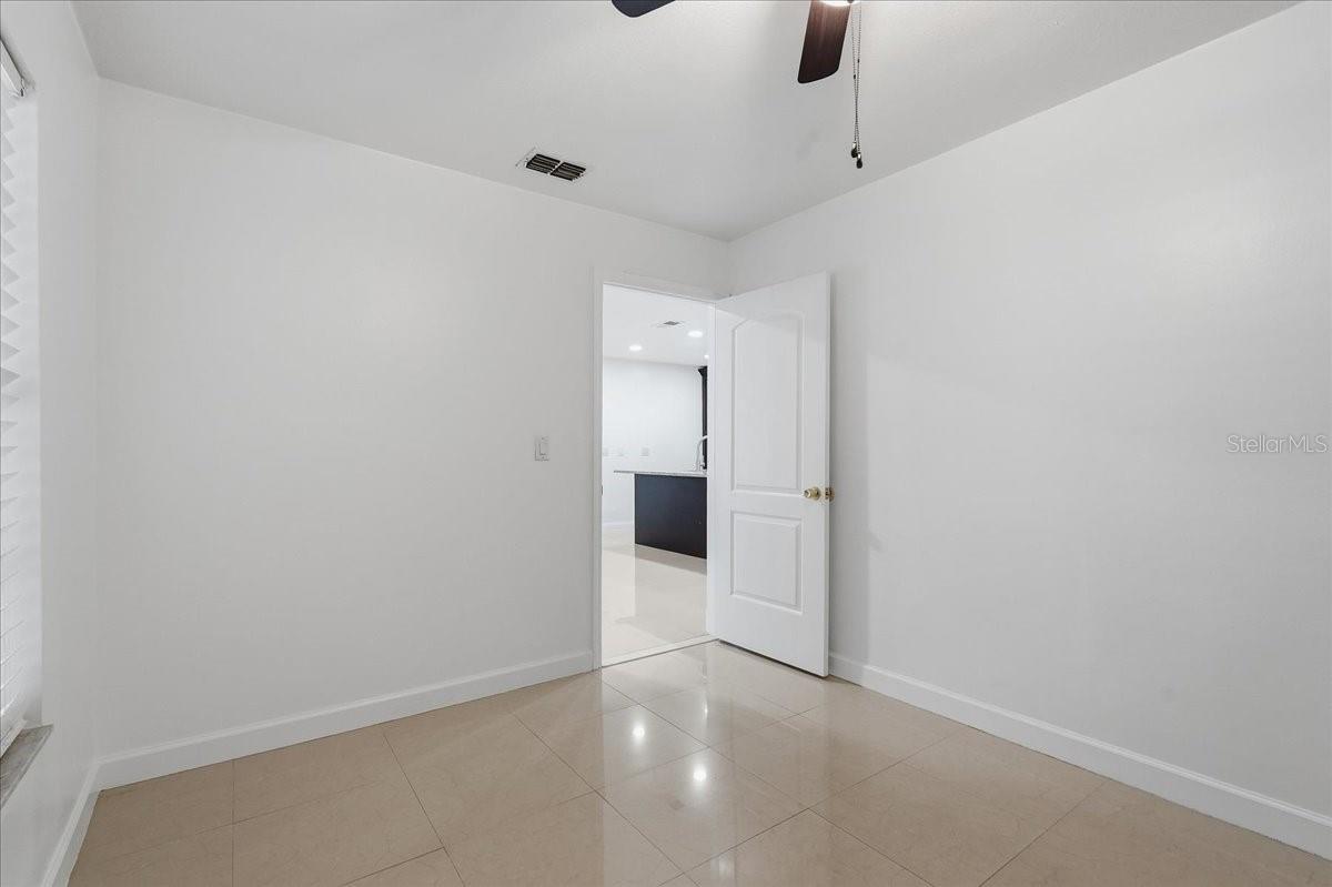 7047 SILVERMILL DR — photo 33