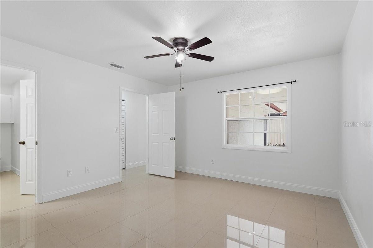 7047 SILVERMILL DR — photo 29