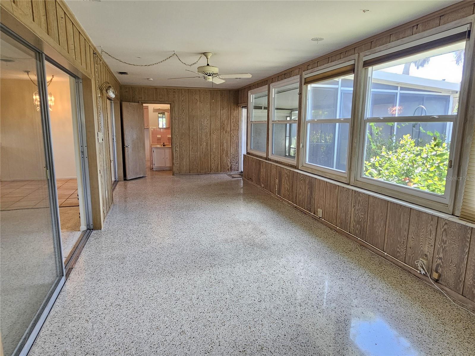 264 GLEN OAK RD — photo 16