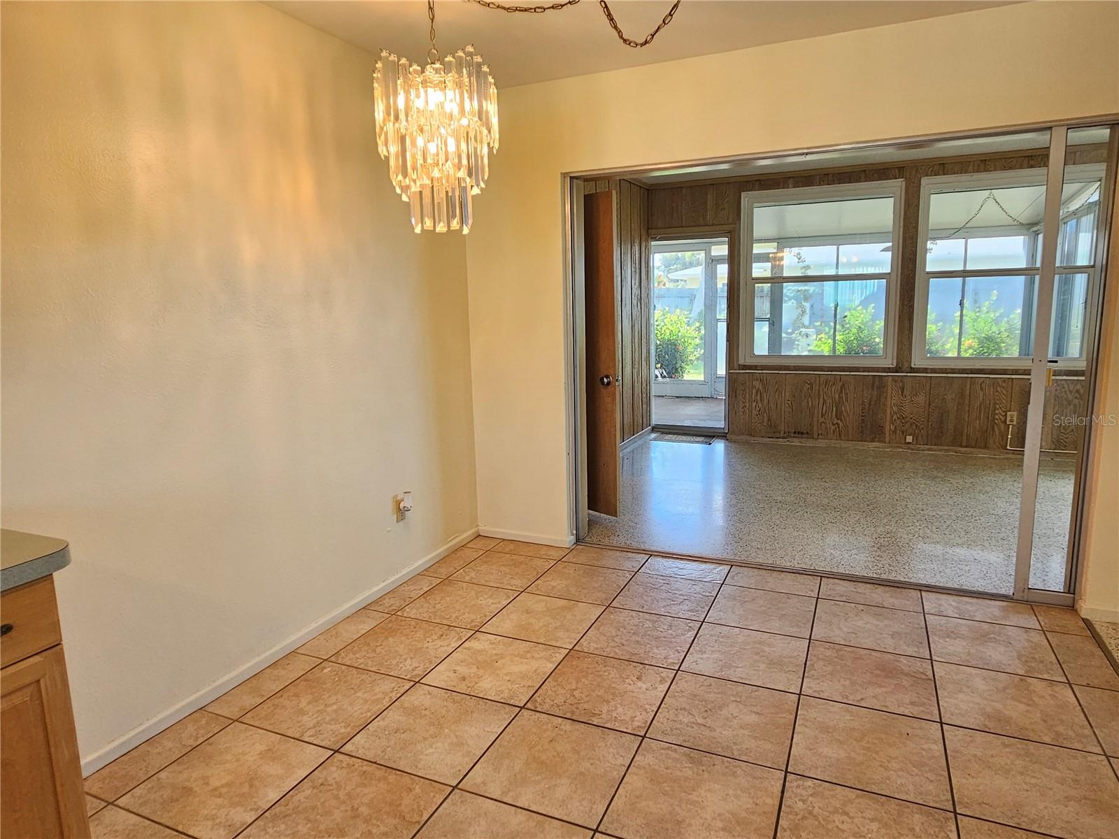 264 GLEN OAK RD — photo 11
