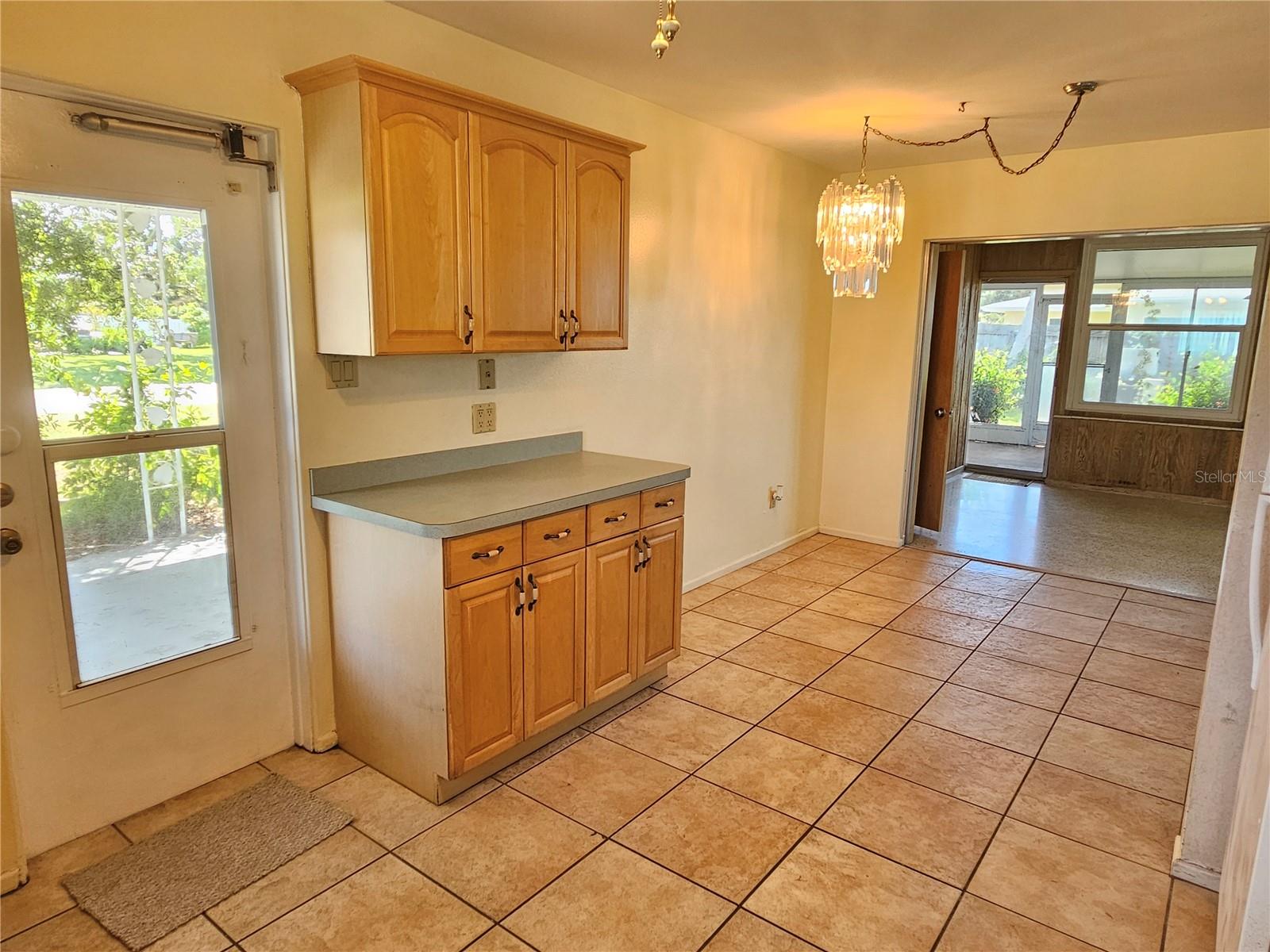 264 GLEN OAK RD — photo 9
