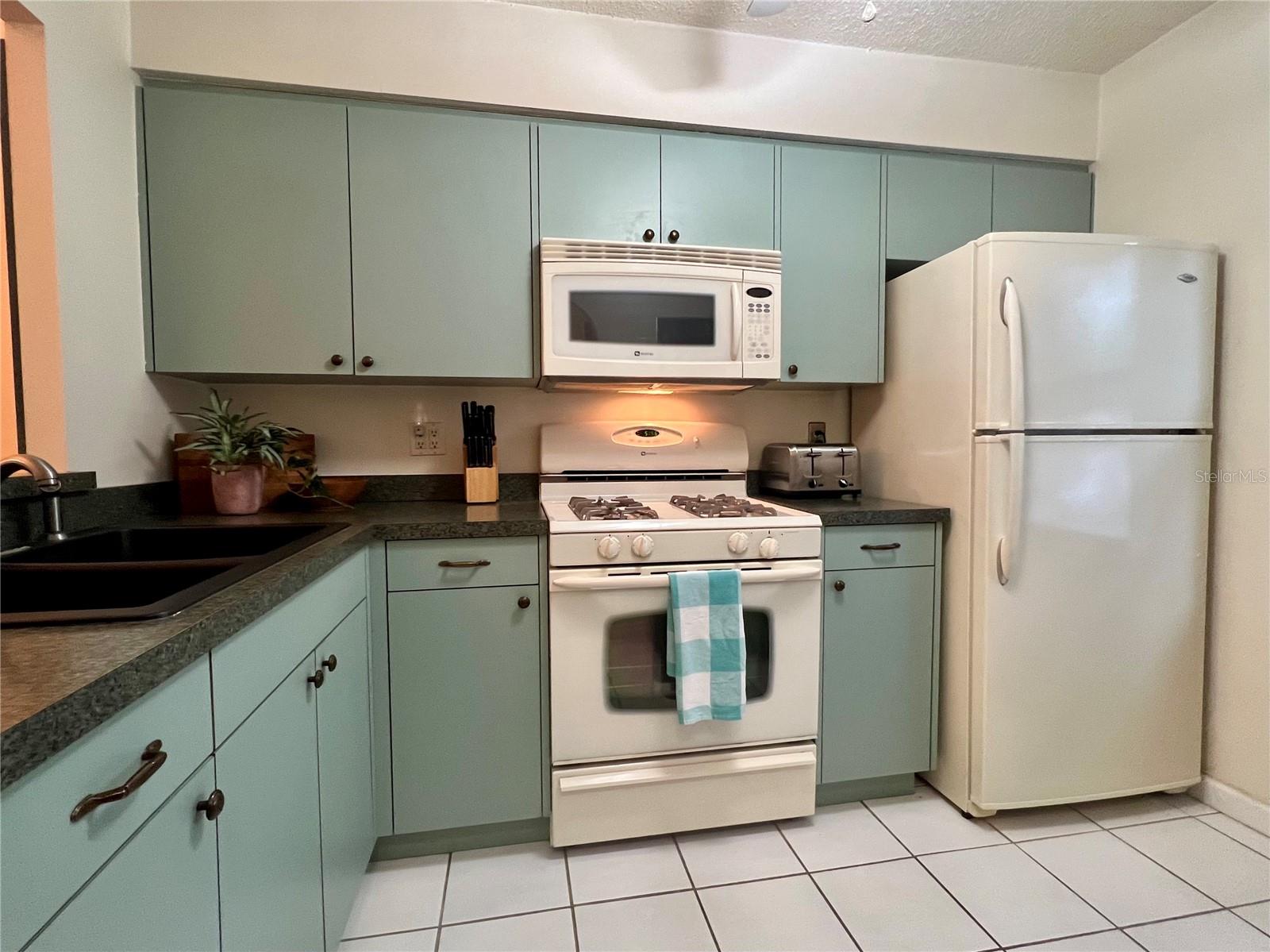 1286 MISSION HILLS BLVD — photo 2