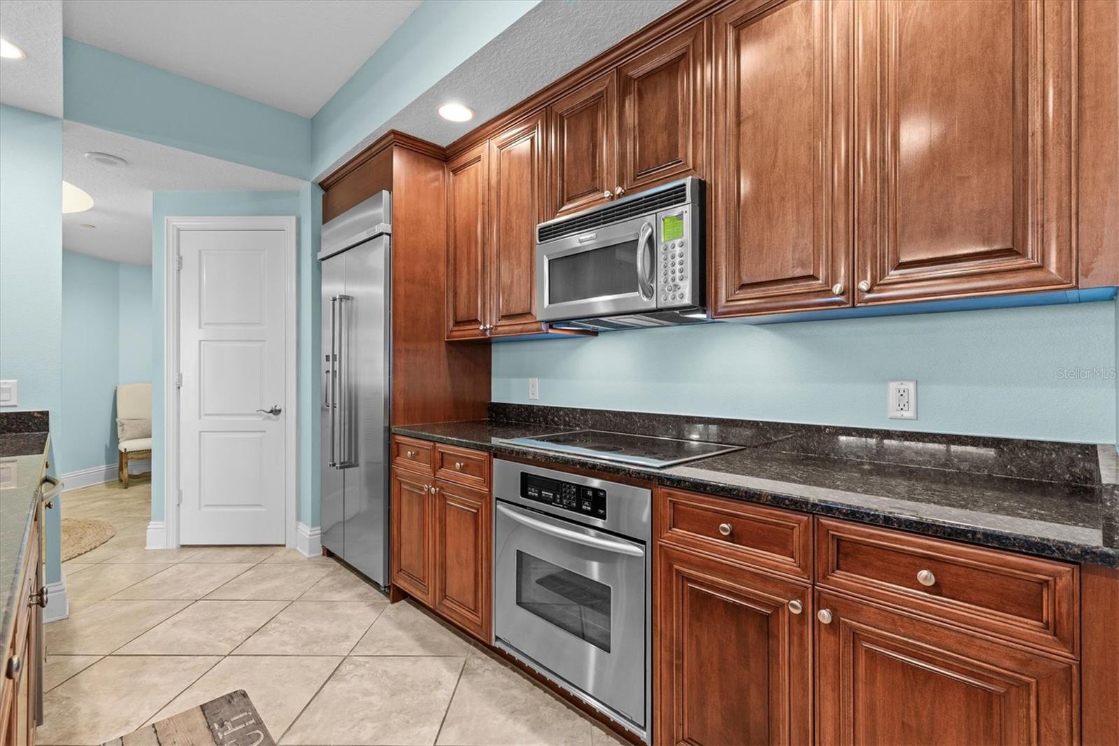 11 BAYMONT ST #703 — photo 30