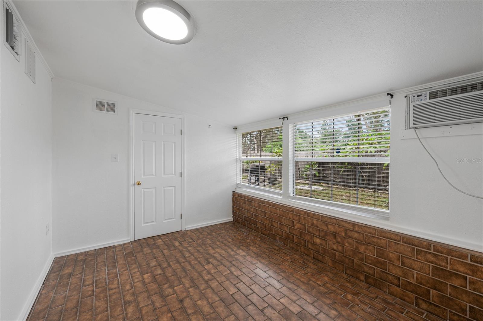 3705 W TYSON AVE — photo 19