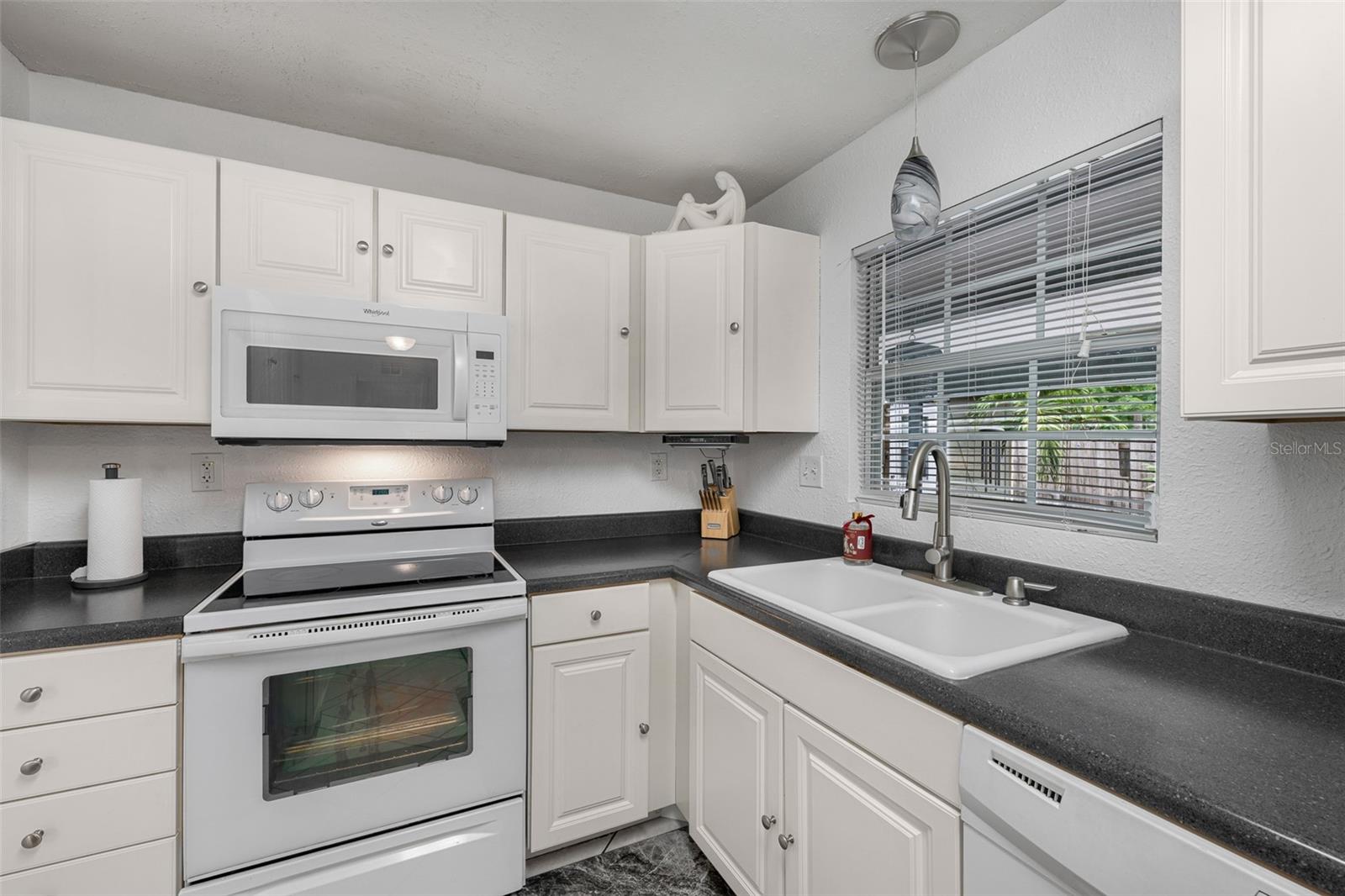 3705 W TYSON AVE — photo 8