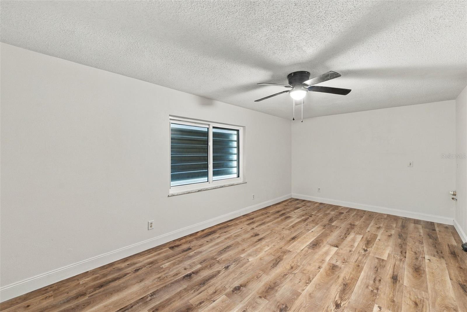 13823 WILDWOOD DR — photo 23