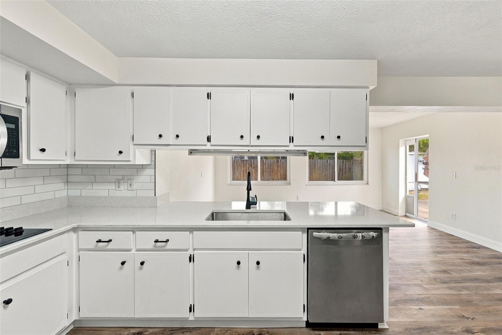 13823 WILDWOOD DR — photo 16