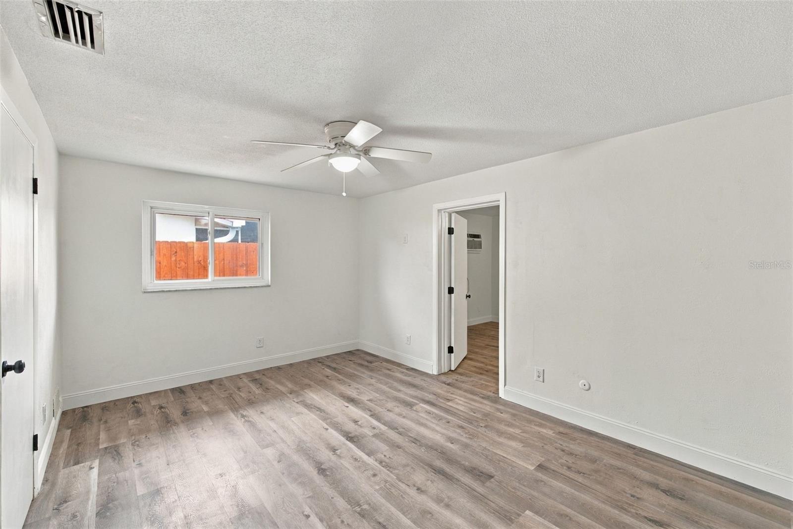 13823 WILDWOOD DR — photo 20