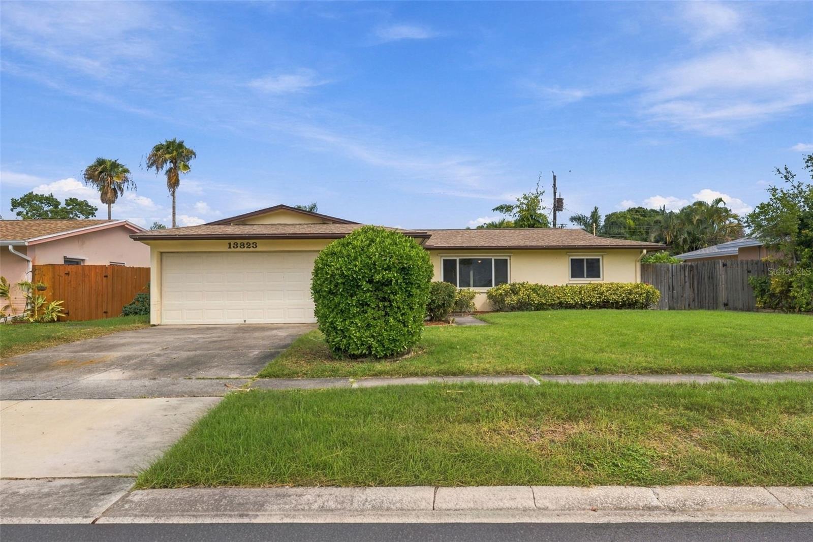 13823 WILDWOOD DR — photo 37