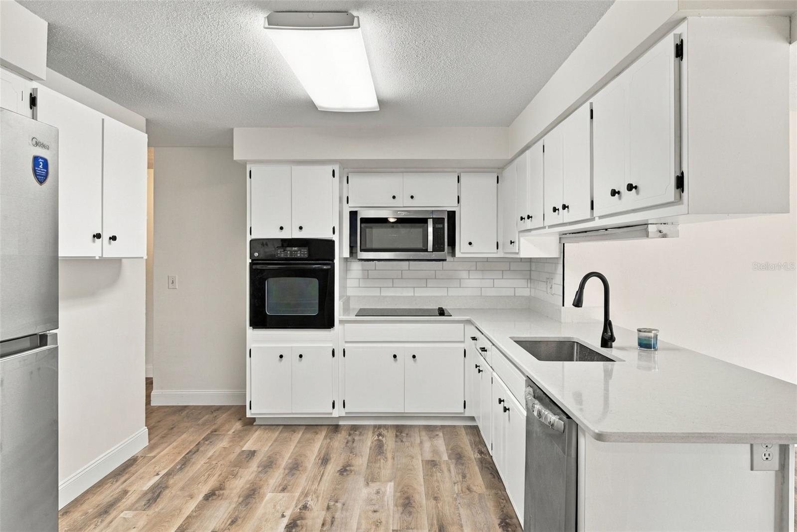 13823 WILDWOOD DR — photo 3