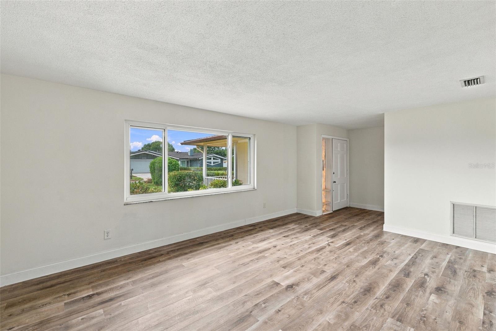 13823 WILDWOOD DR — photo 10