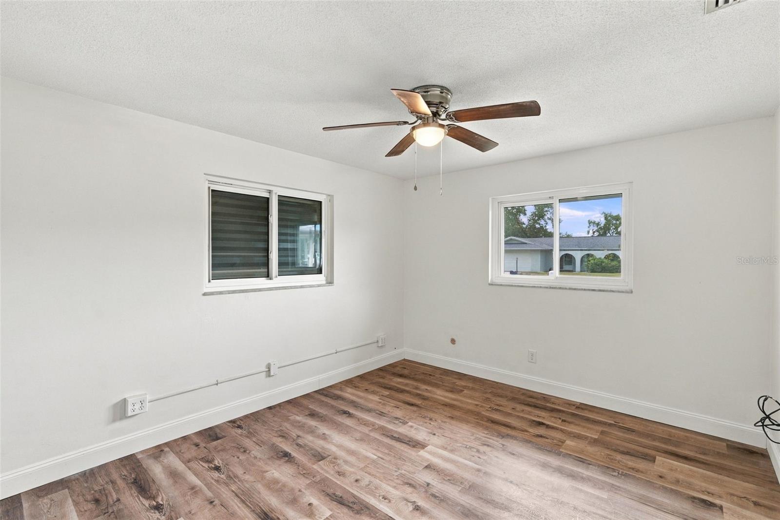 13823 WILDWOOD DR — photo 28