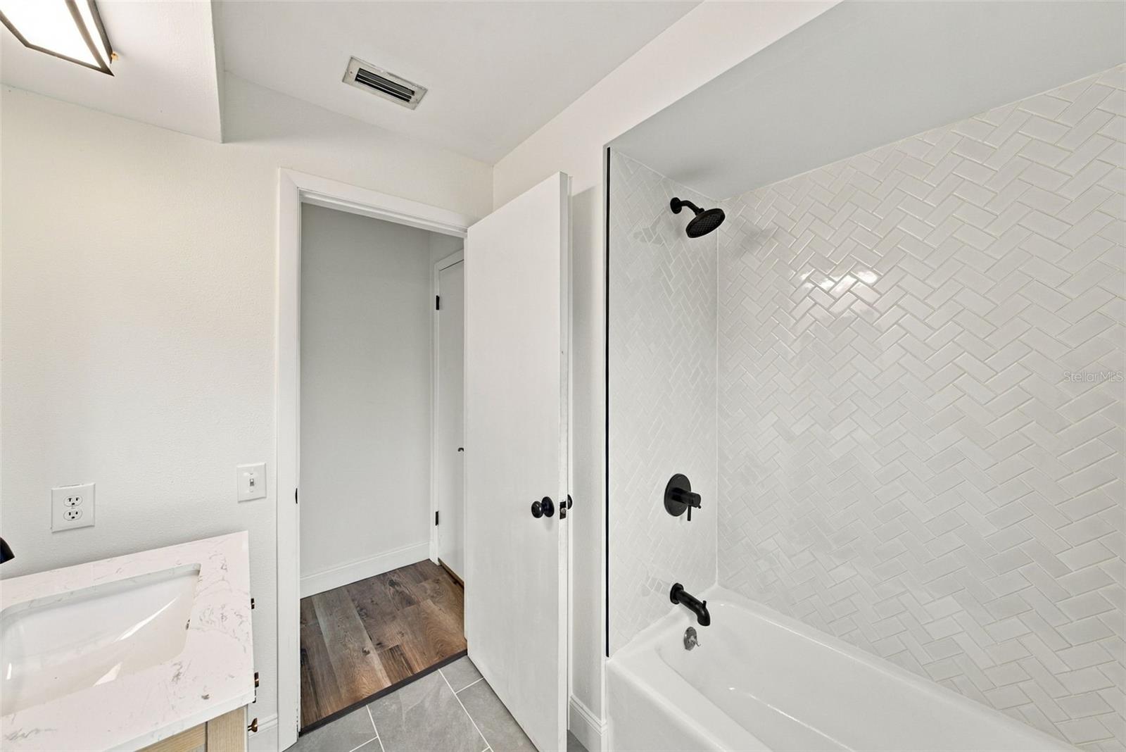 13823 WILDWOOD DR — photo 31