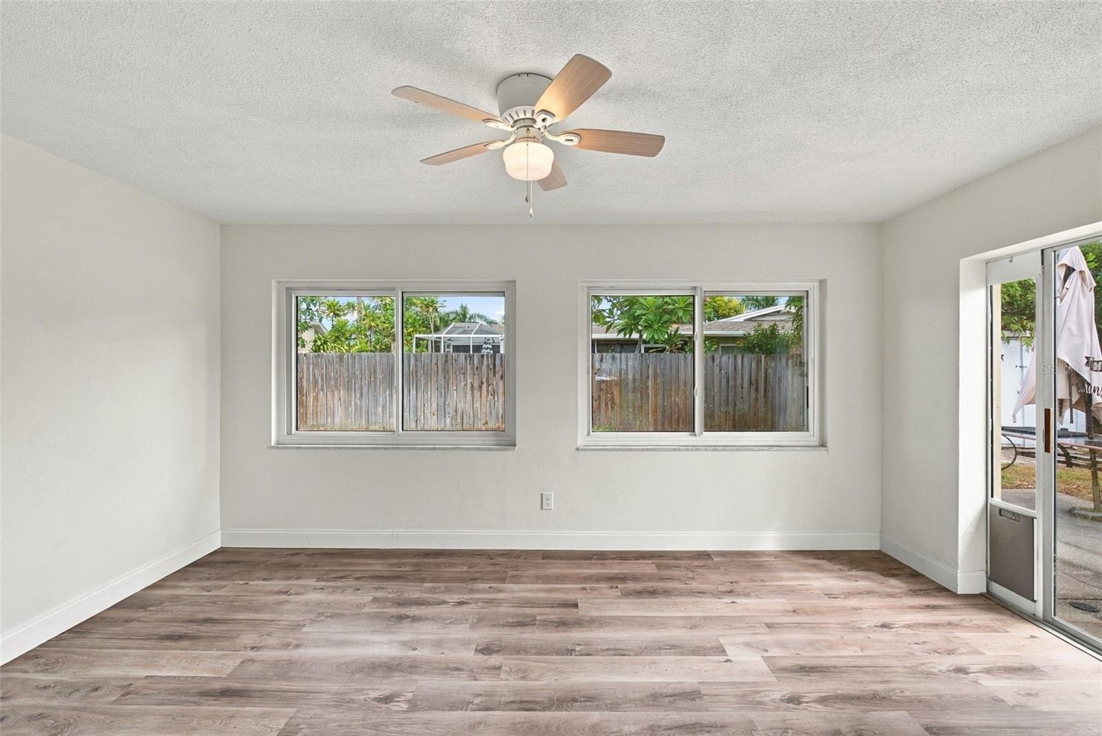 13823 WILDWOOD DR — photo 4