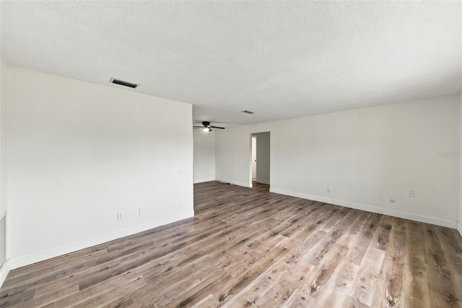 13823 WILDWOOD DR — photo 8