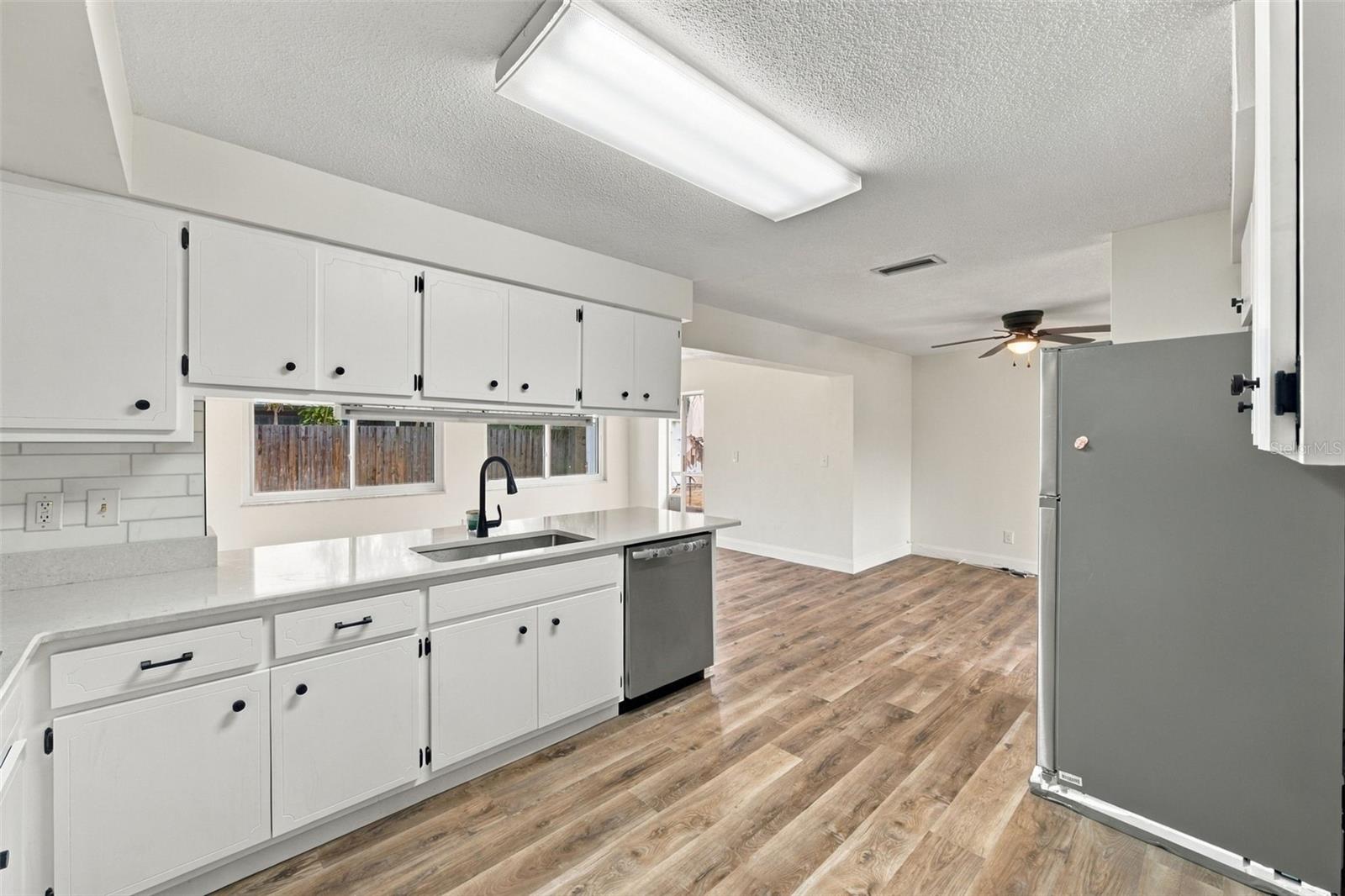 13823 WILDWOOD DR — photo 15